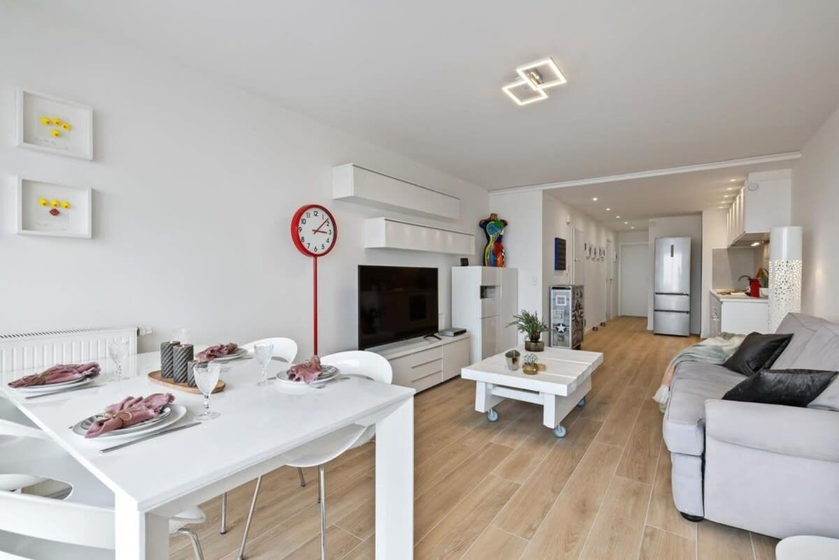 Huswell - Apartment With Frontal Sea View In Knokke エクステリア 写真