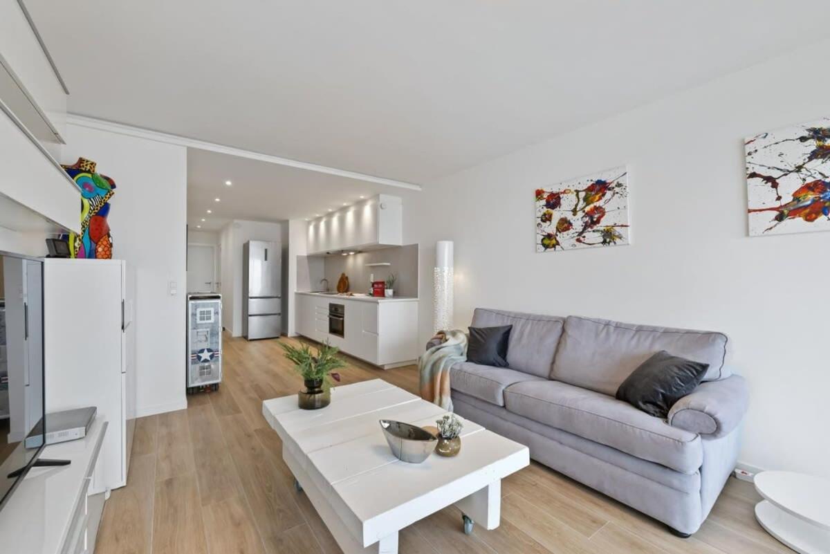 Huswell - Apartment With Frontal Sea View In Knokke エクステリア 写真