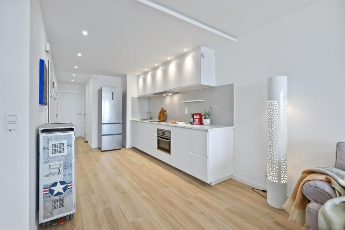 Huswell - Apartment With Frontal Sea View In Knokke エクステリア 写真